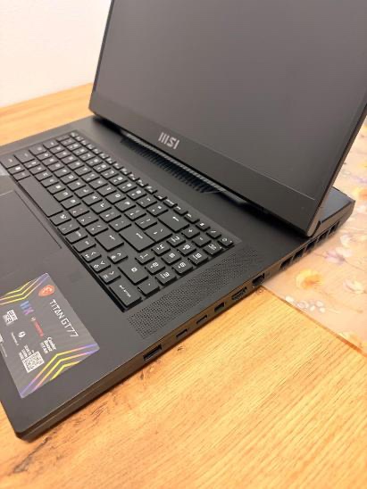 MSI TITAN GT77 12UHS - 4