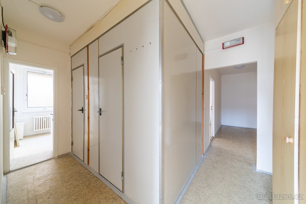 Prostorný pokoj pro pár nebo dvě dívky — Barrandov, Praha 5 - 4