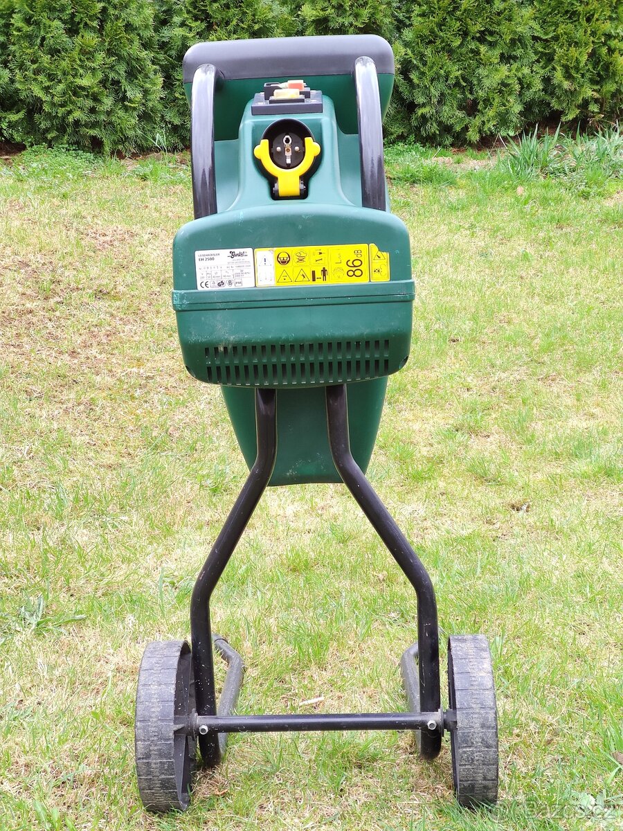 Elektrická BEZHLUKOVÁ řezačka drtič štěpkovač - 4