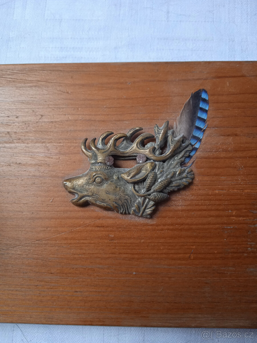 Prodám levně starý věšák se srnčími parůžky - 4