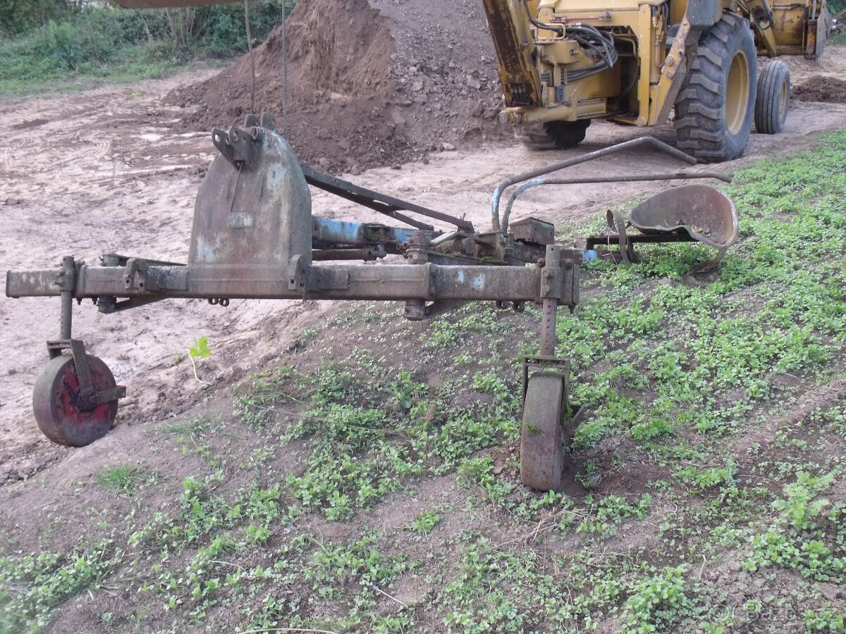 Plečka NDR typ FORTSCHRITT P 437 - 4