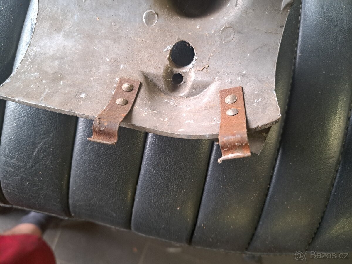 Čz kryt karburatoru - 4