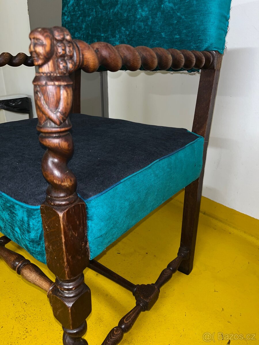 Přečalouněné starožitné křeslo - 4
