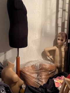 VYBAVENÍ OBCHODU S ODĚVY - 4