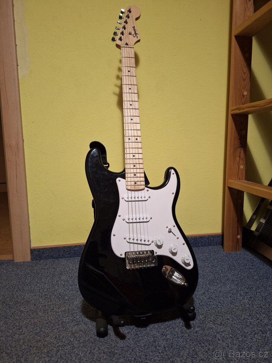 Elektrická kytara Squier + kombo Frontman 20G + obal - 4