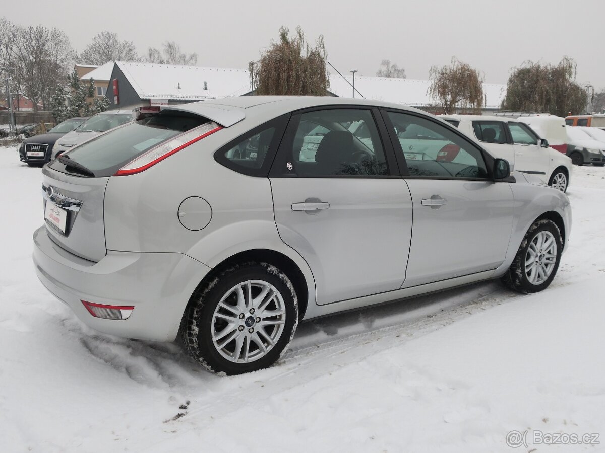 Ford Focus 1.6 i 74 kW 16V Ghia - 4