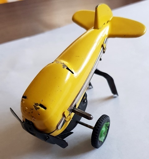 staré plechové hračky - 4