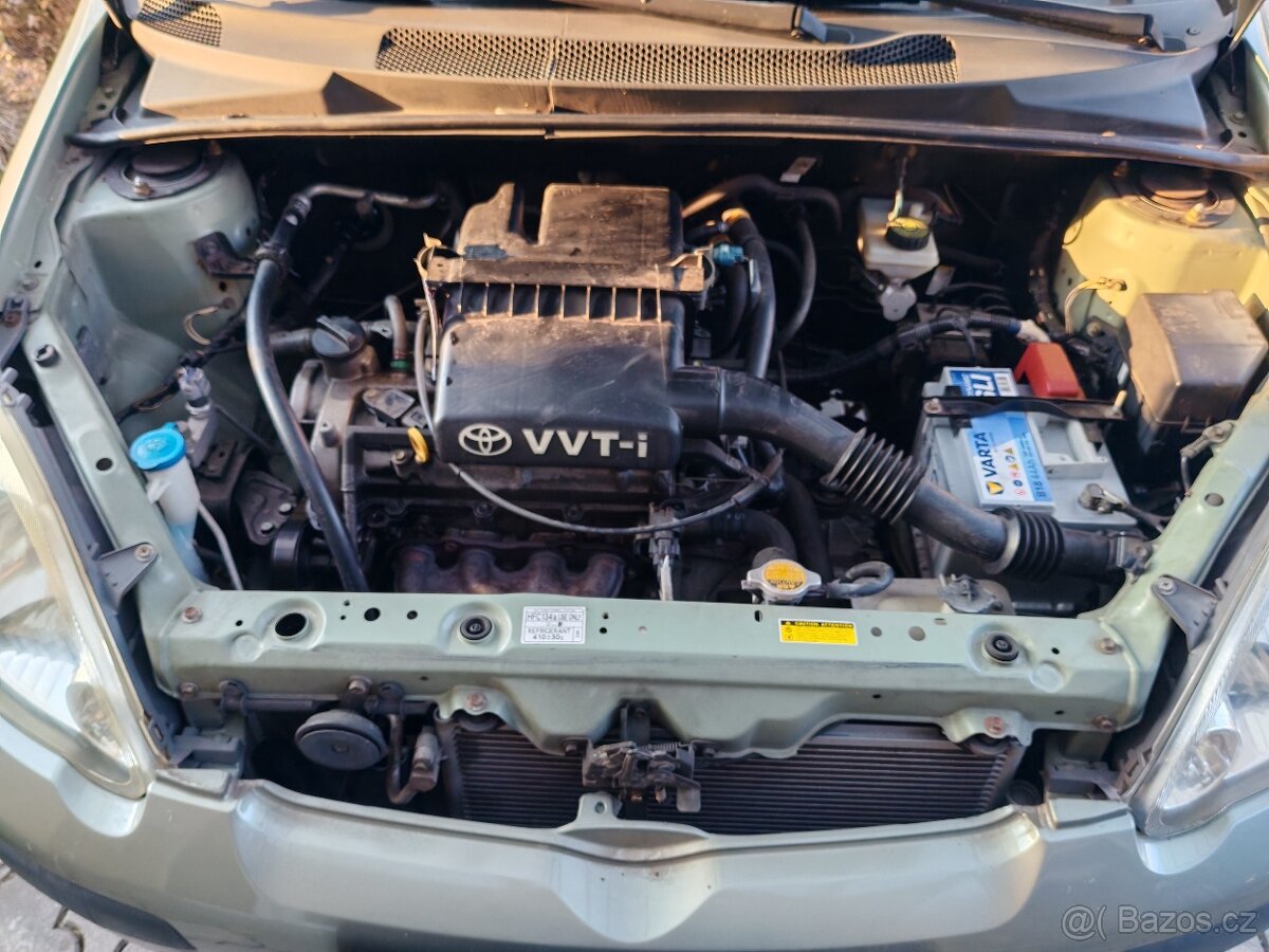 Yaris VVTi, 998 ccm - 4