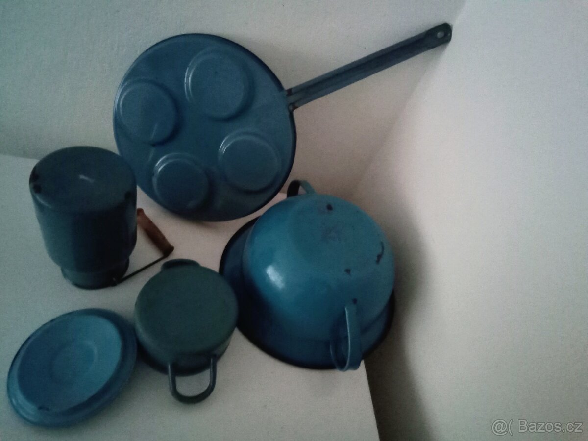 Staré, modré, smaltované nádobí - 4