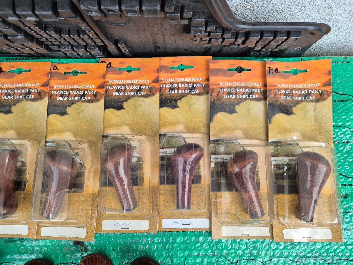 dobová hlavice řadící páky dřevěná Škoda Felicia - 4