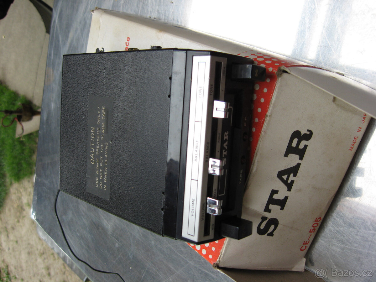 prodám starý holící strojek, žehličku, fén,kazet. přehrávač - 4