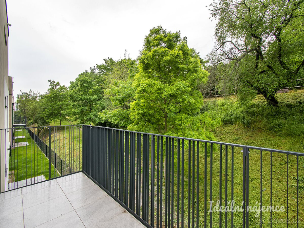 Pronájem bytu 2+kk, Dagmar Burešové, Žižkov, 26000 Kč/měs, 6 - 4