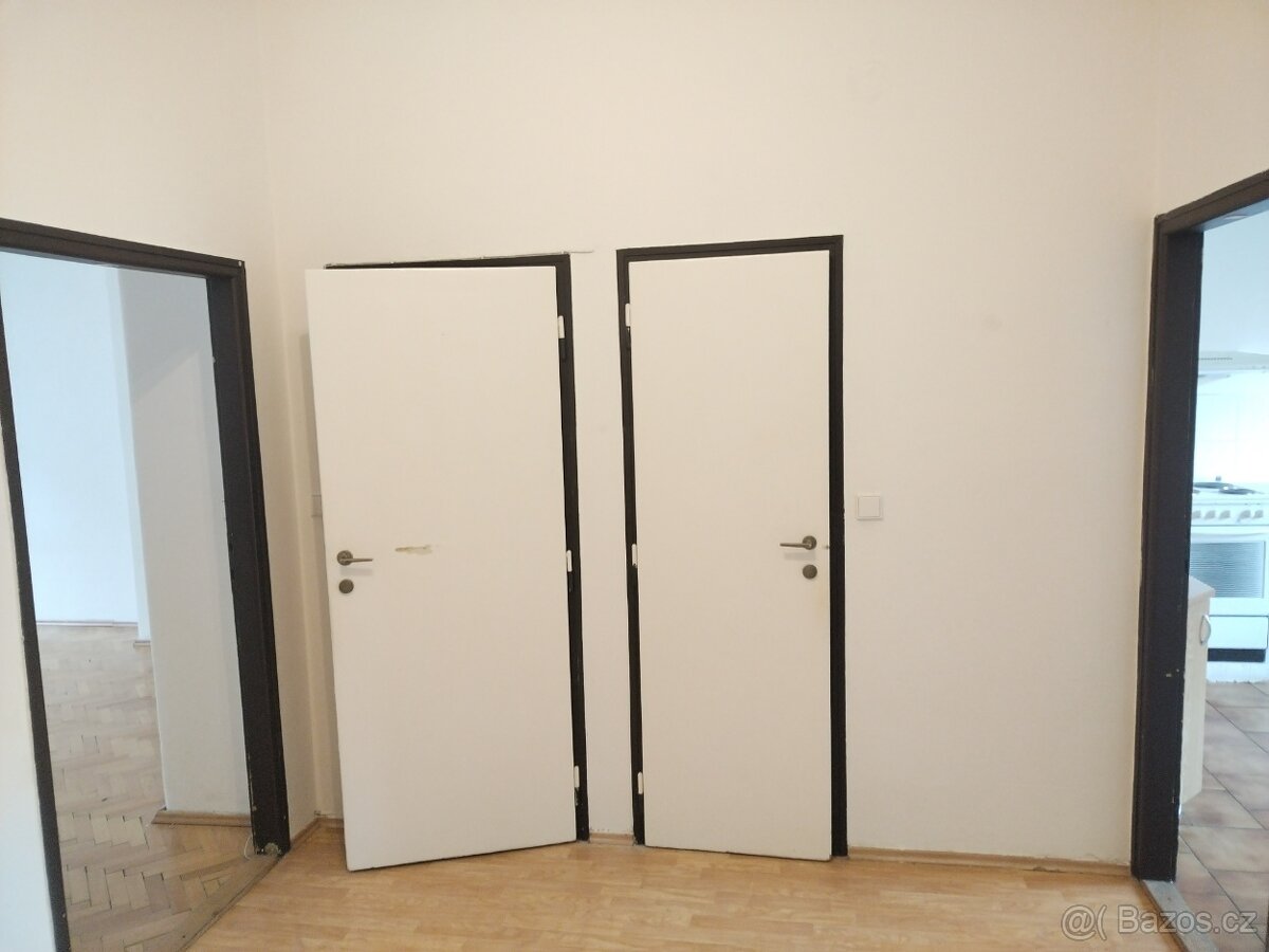 Pronájem bytu 2+1 v Pardubicích - centrum - ul. Sladkovského - 4