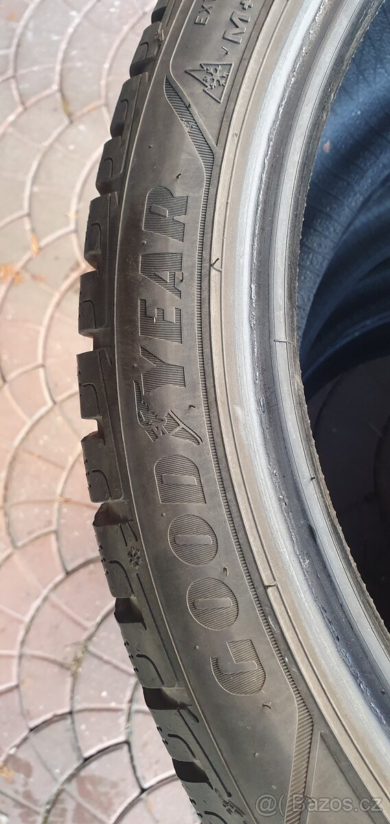 Zimní pneu 235/40/19 Good Year ultragrip performance - 4