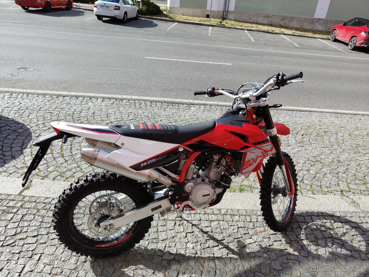 SWM 500 R, záruka, najeto 50 metrů