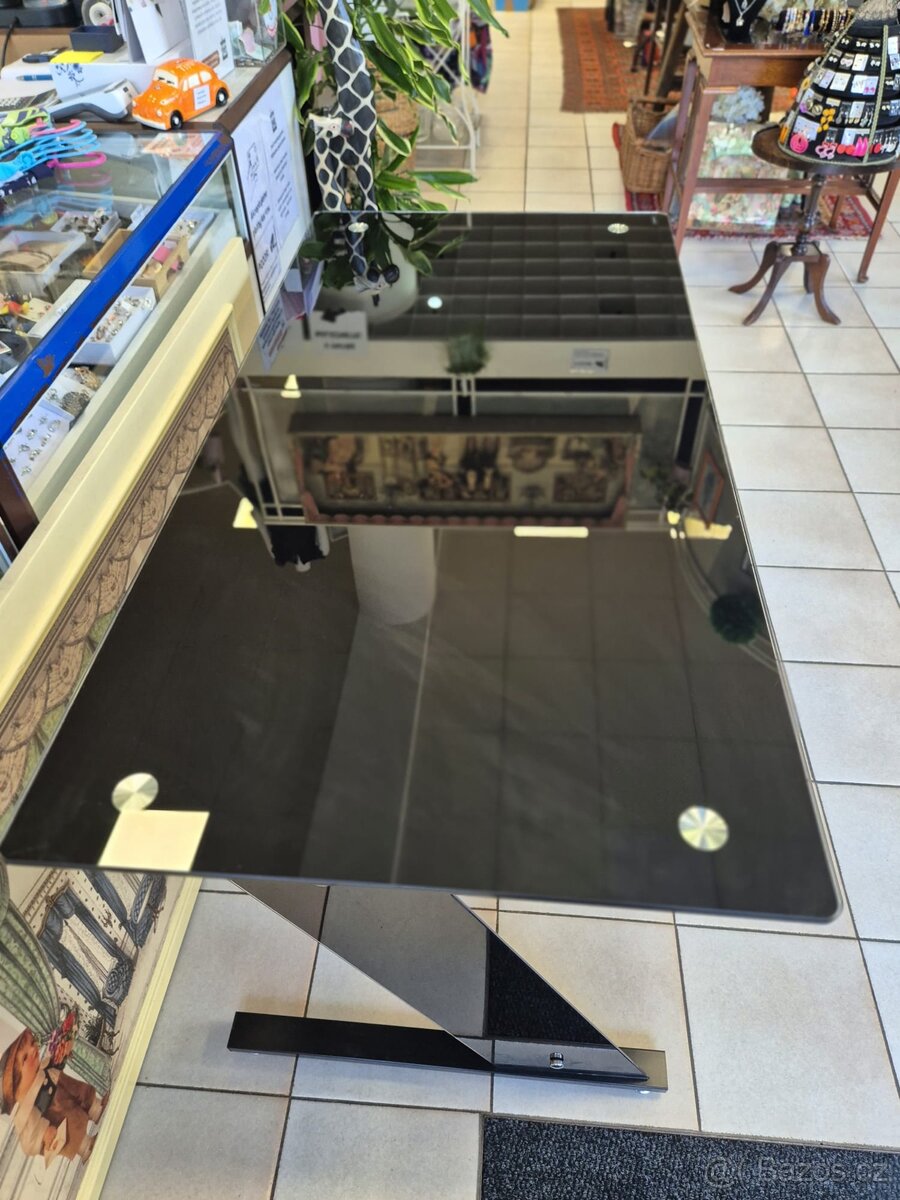 Pracovní stůl se skleněnou deskou - 4