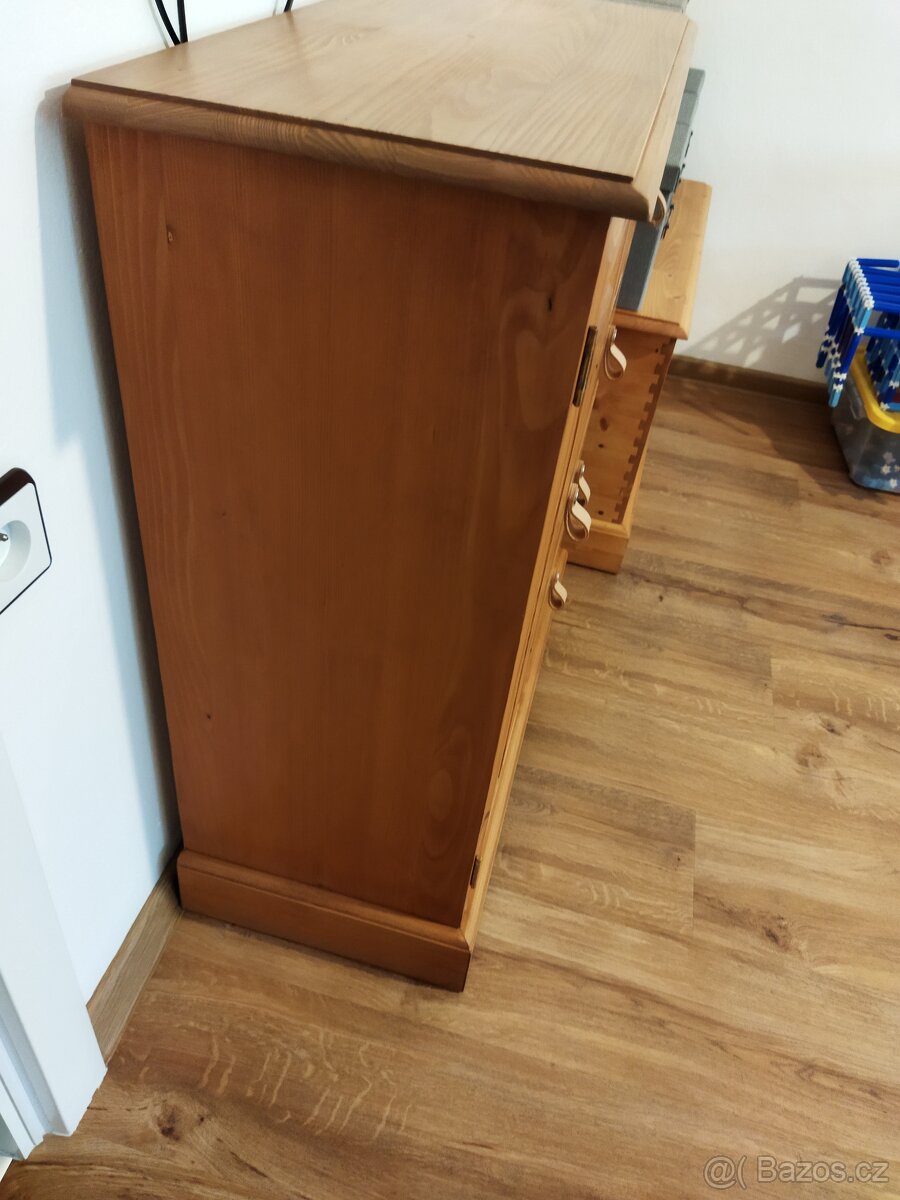 Komoda - 4