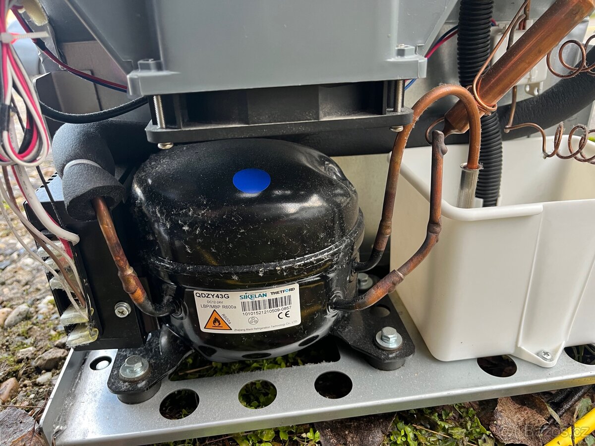 Lednice Thetford 12V - 4