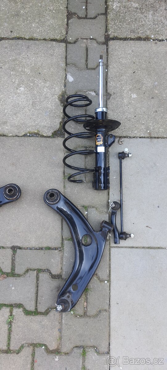 Náhradní díly Toyota Yaris - 4