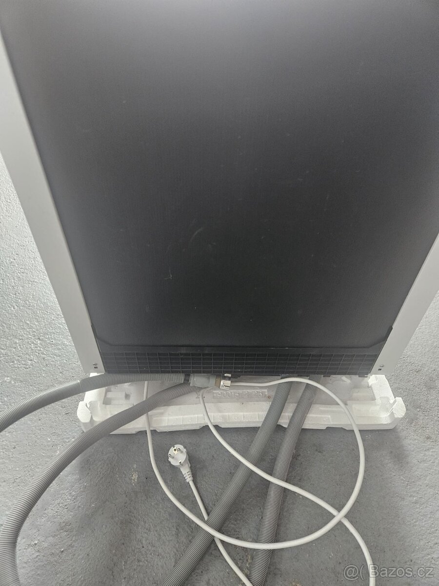 MORA Vestavná myčka s panelem - 4