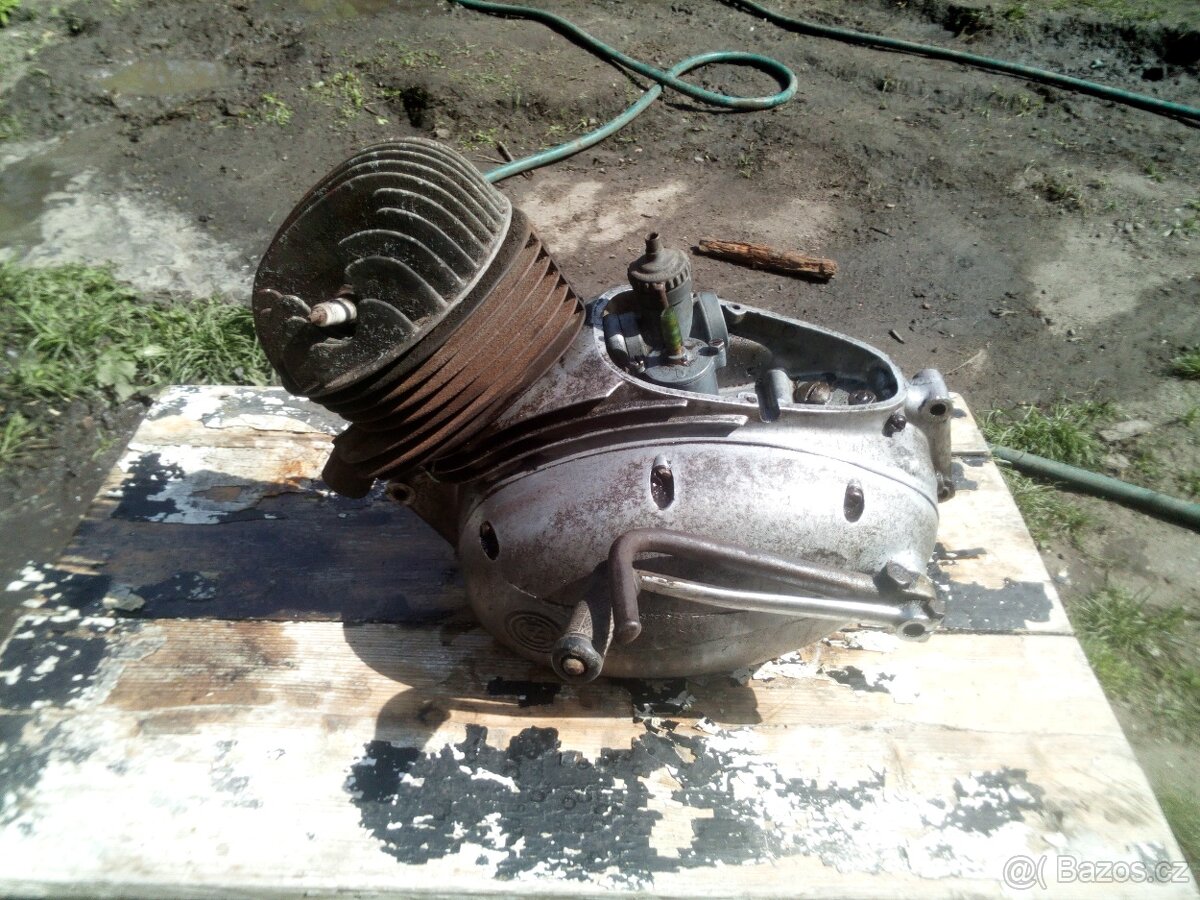 Motor ČZ 150 - 4
