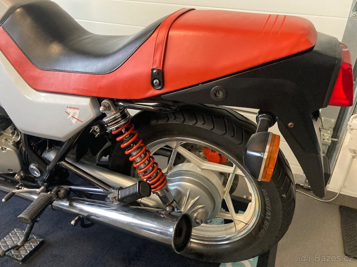 SUZUKI GS 650 Katana - 4