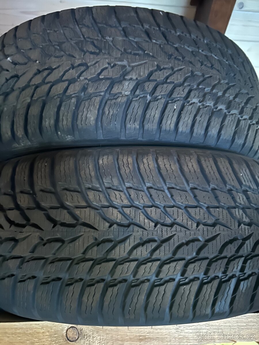 Nokian 215/55 r17 zimní - 4