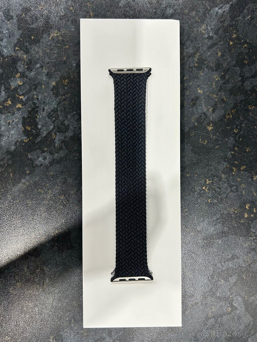 Apple watch 8 45mm hliník klavírně černá - 4