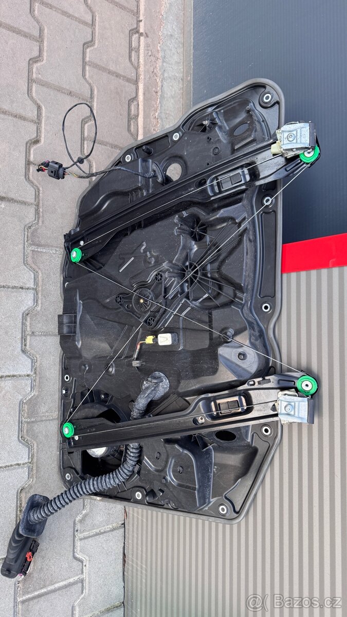 Přední pravá stahovačka vw touareg 7p - 4