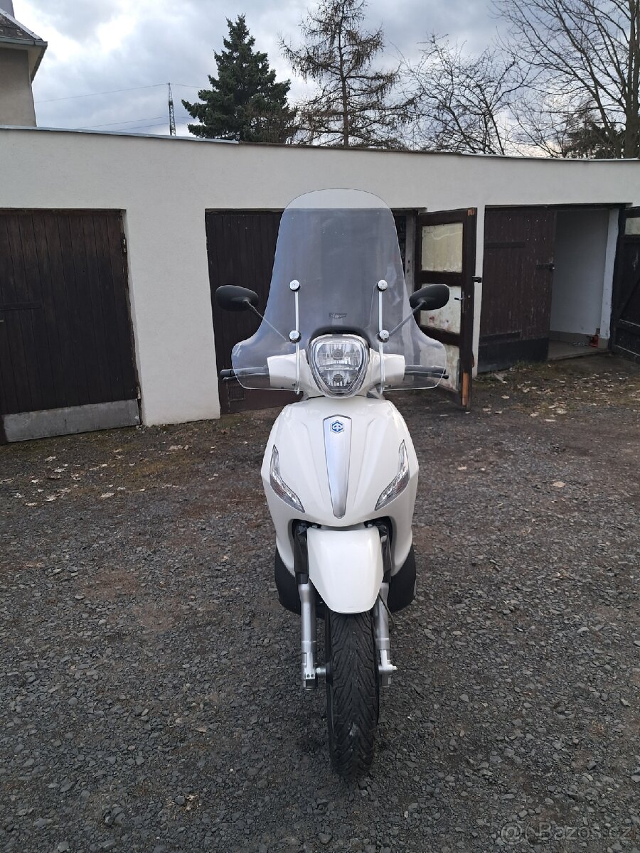 Piaggio Beverly 300 - 4
