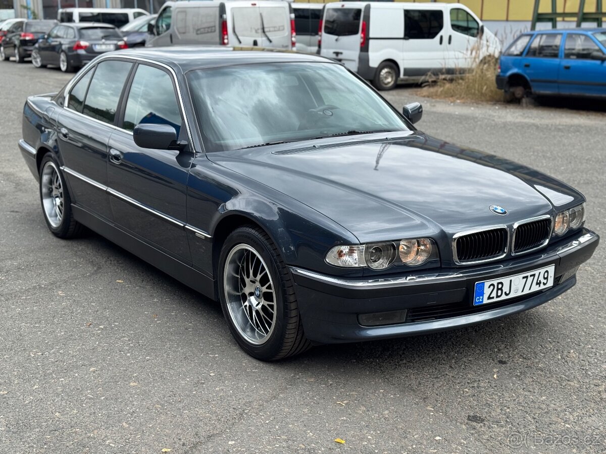 BMW E38 728i - 4