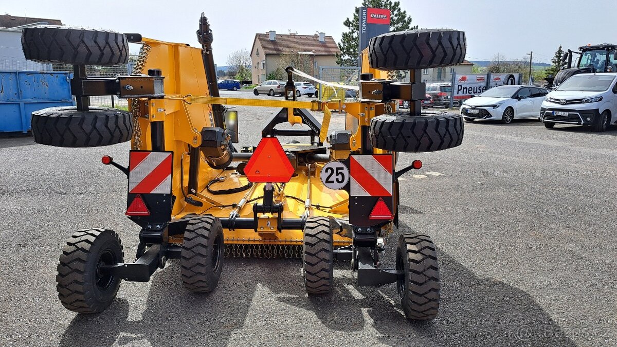 Plošný mulčovač McConnel Tuffcut480 - 4