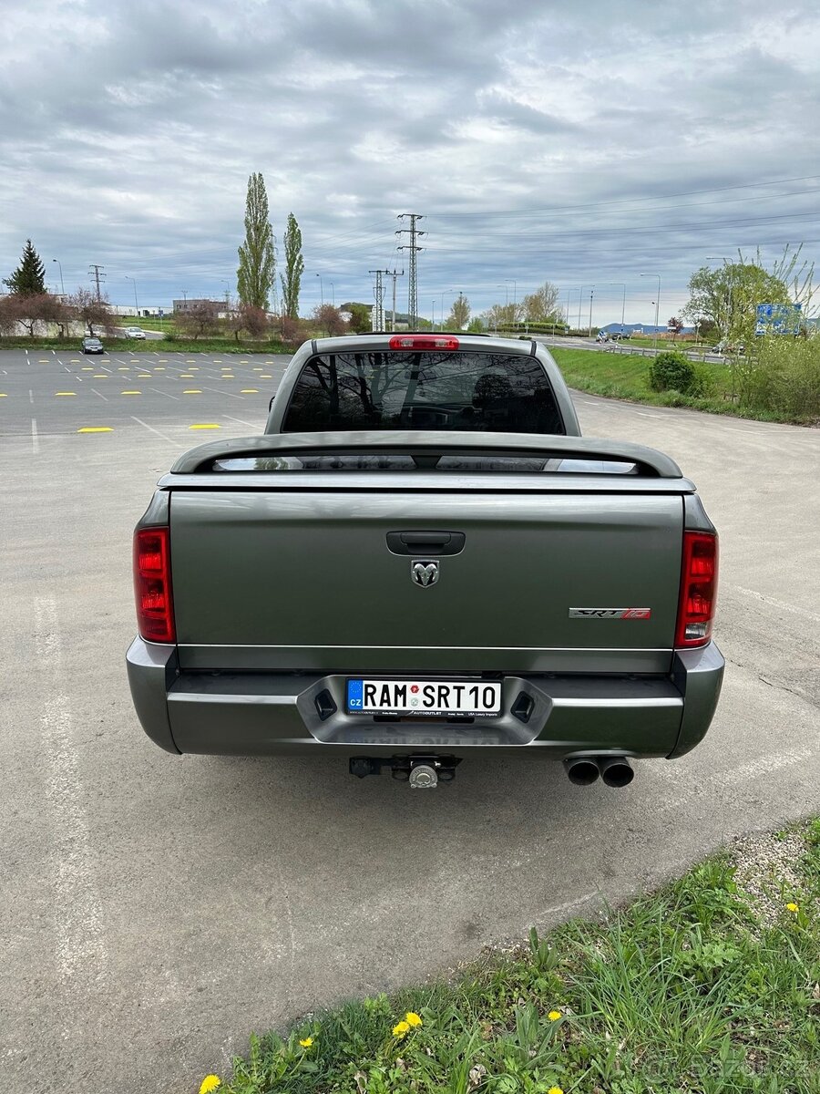 Dodge Ram SRT-10 - 4