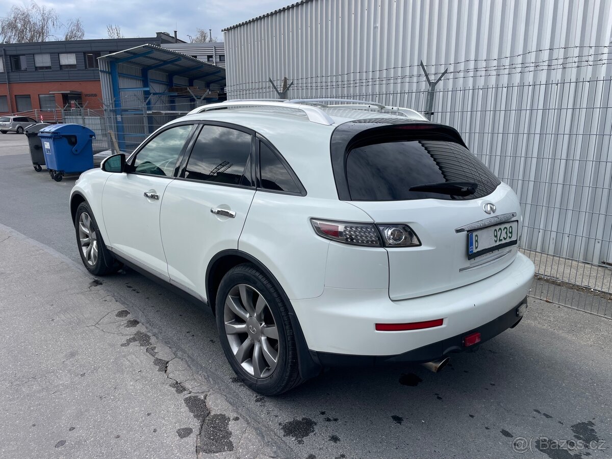 Infiniti FX35 - 4