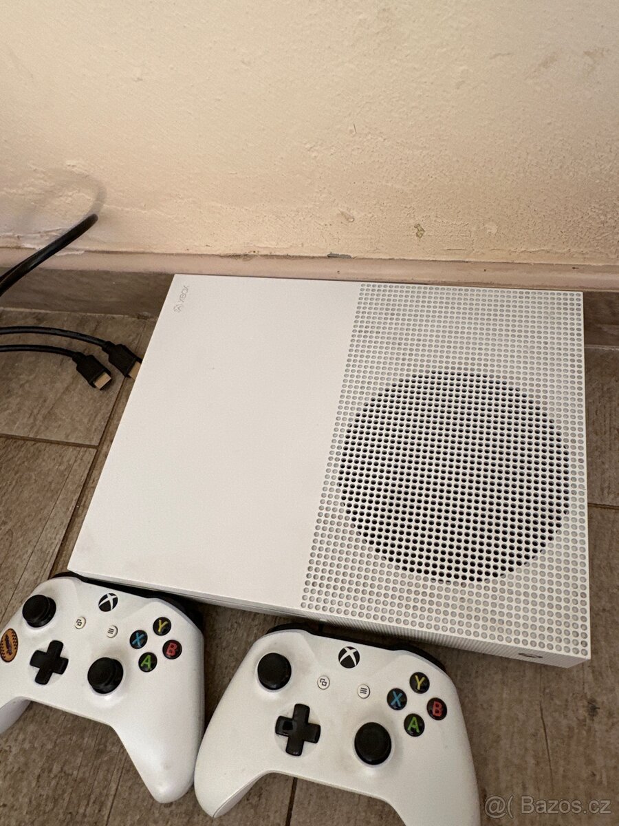 Xbox One 1TB + 2x originální ovladače (komplet) - 4