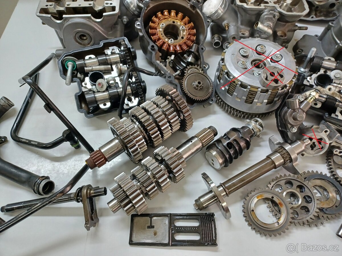 KTM LC8 990 - MOTOR NA DÍLY - 4