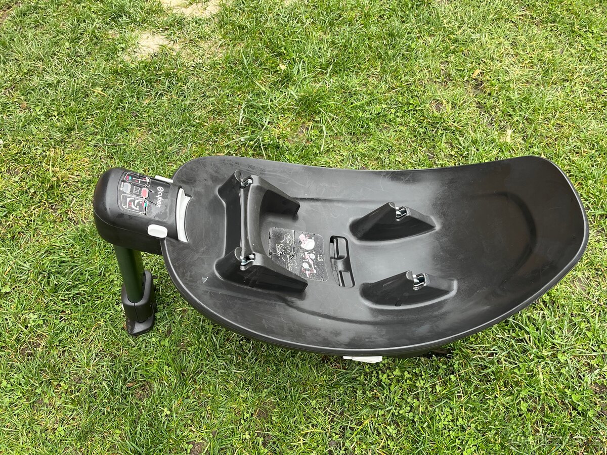 Autosedačka CYBEX + základna - 4