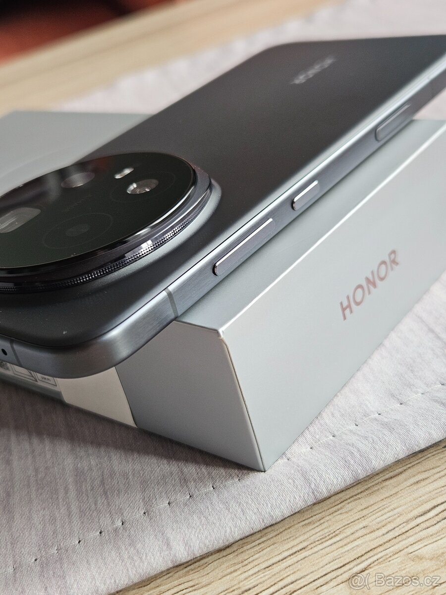 Honor Magic 8 Pro 5G 12/512GB černý - 4