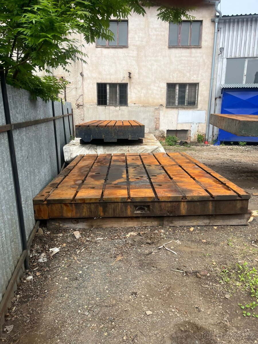 Deska s T-drážkami 4020×3005 - 4