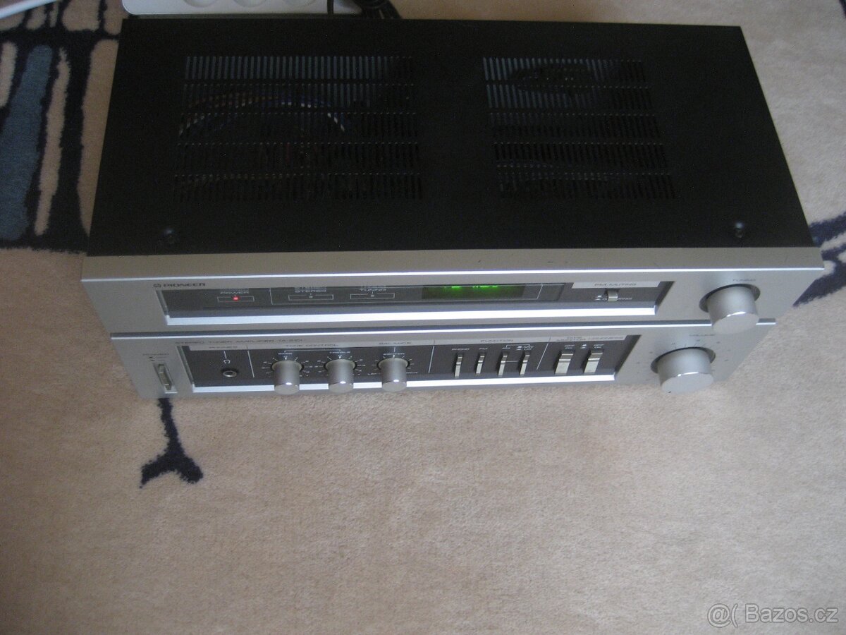 Prodám kombinaci tuneru a zesilovače PIONEER X 2000 - 4