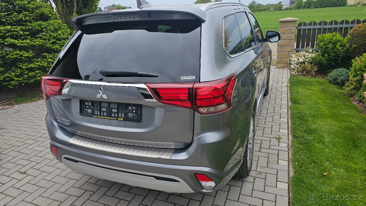 Mitsubishi Outlender 2.4 PHEV 165KW 4WD - 4