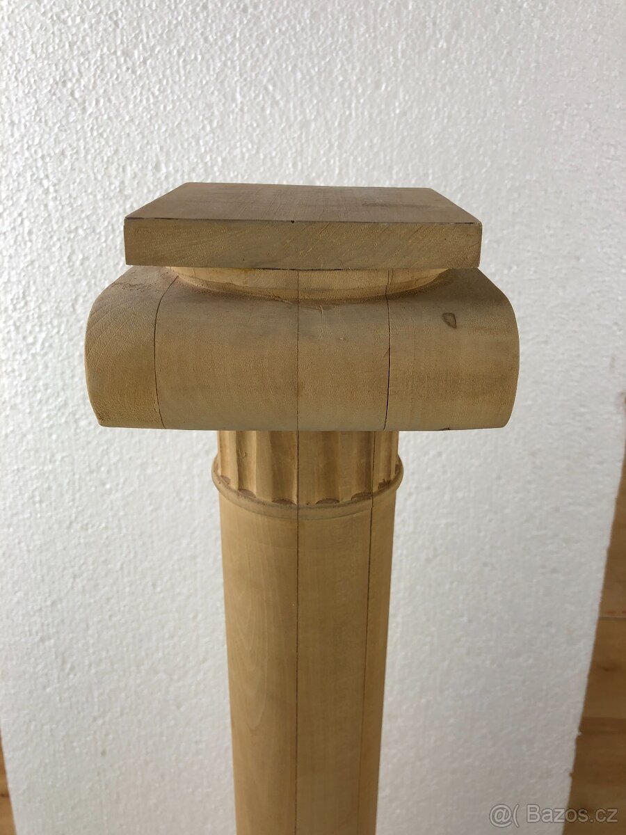 Vyřezávaný dřevěný stojan Antický sloup (NP004) - 4