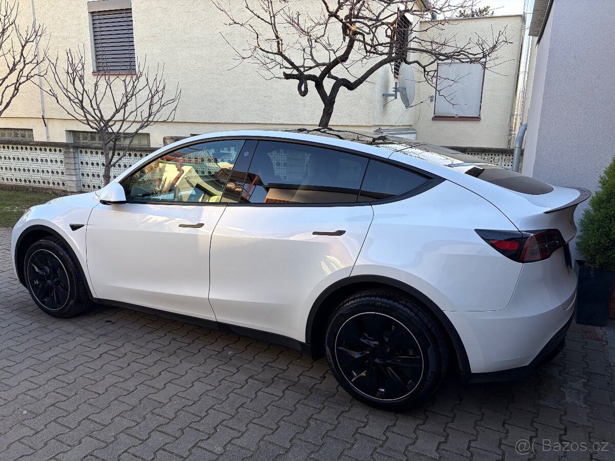 Tesla model Y Long Range Boost Tazne zariadenie - 4