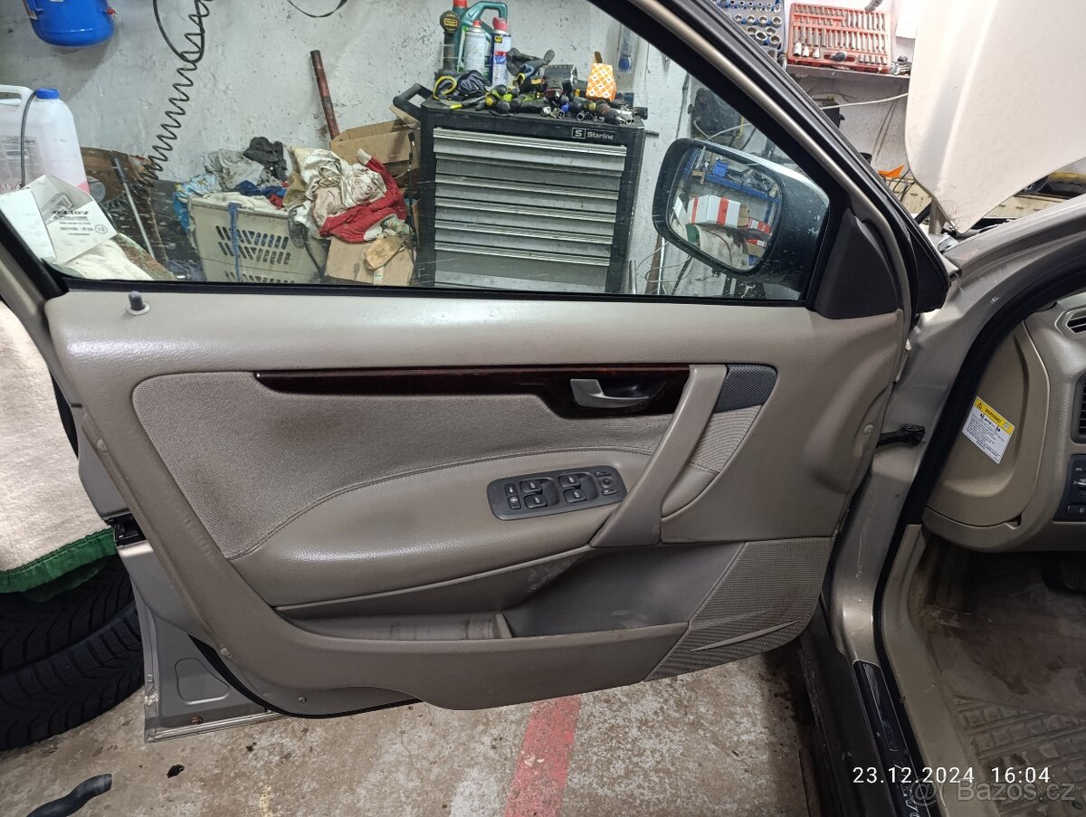 Volvo XC70 díly - 4