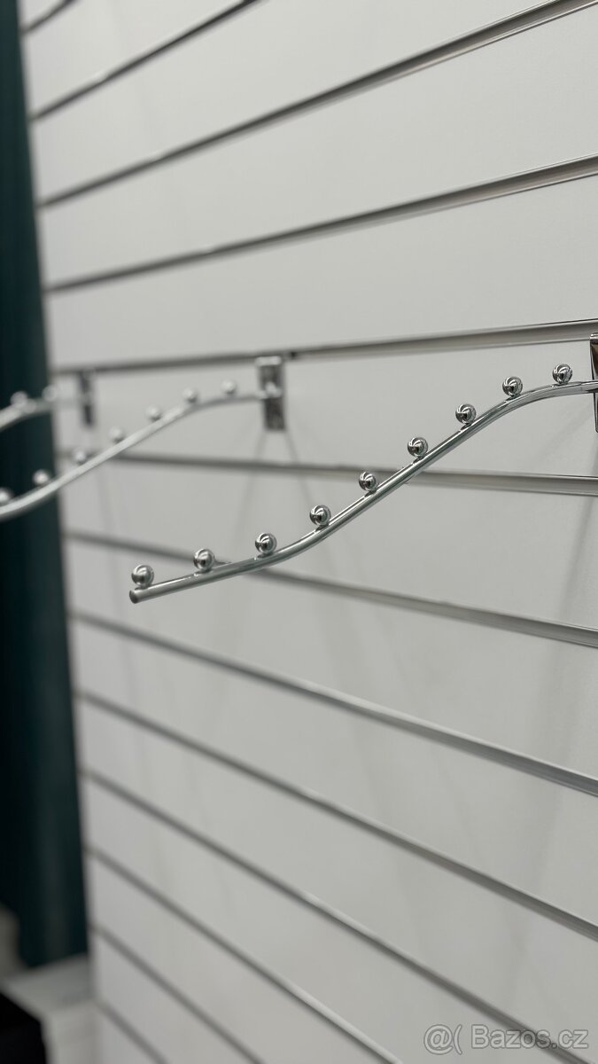 Kompletní vybavení obchodu. - 4