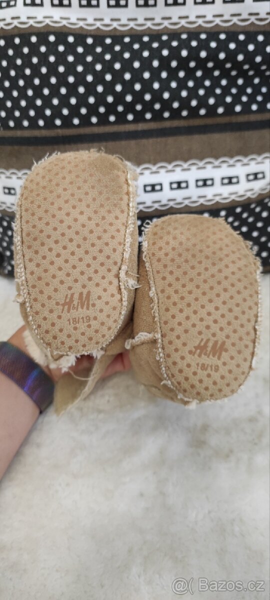 Zimní capáčky méďa H&M,suchý zip,velikost 18/19 - 4