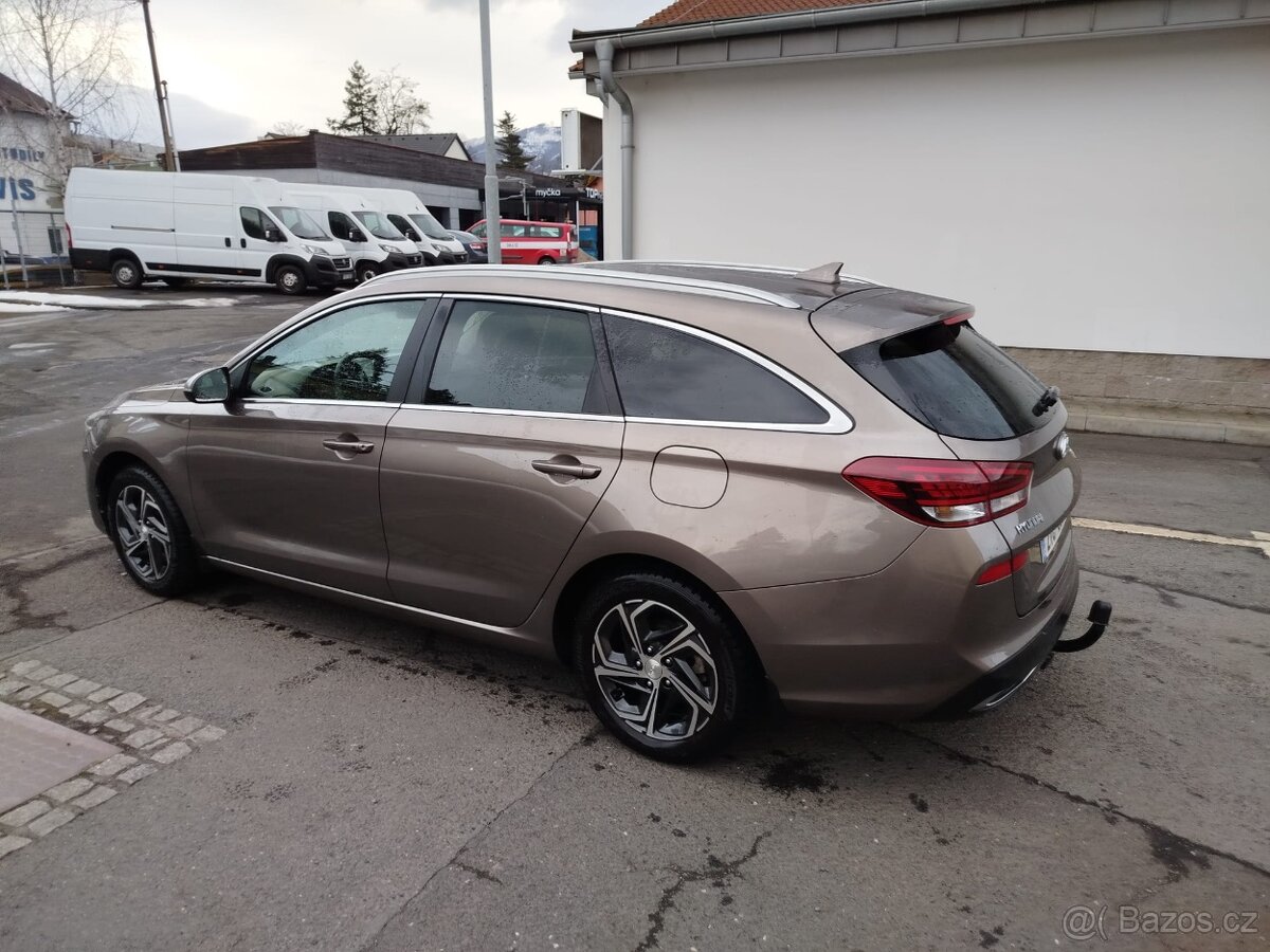 Hyundai i30 kombi - v záruce - 4