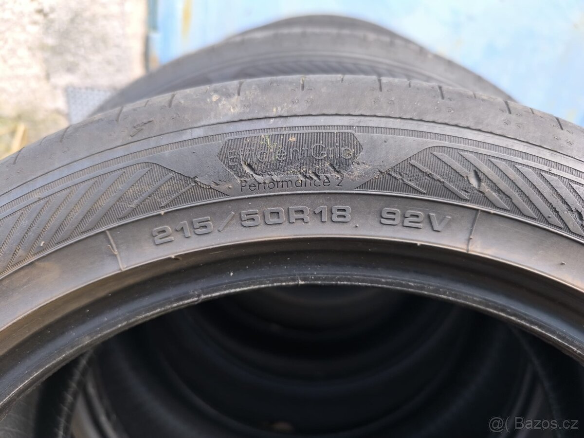 Goodyear 215/50 R18 - 4