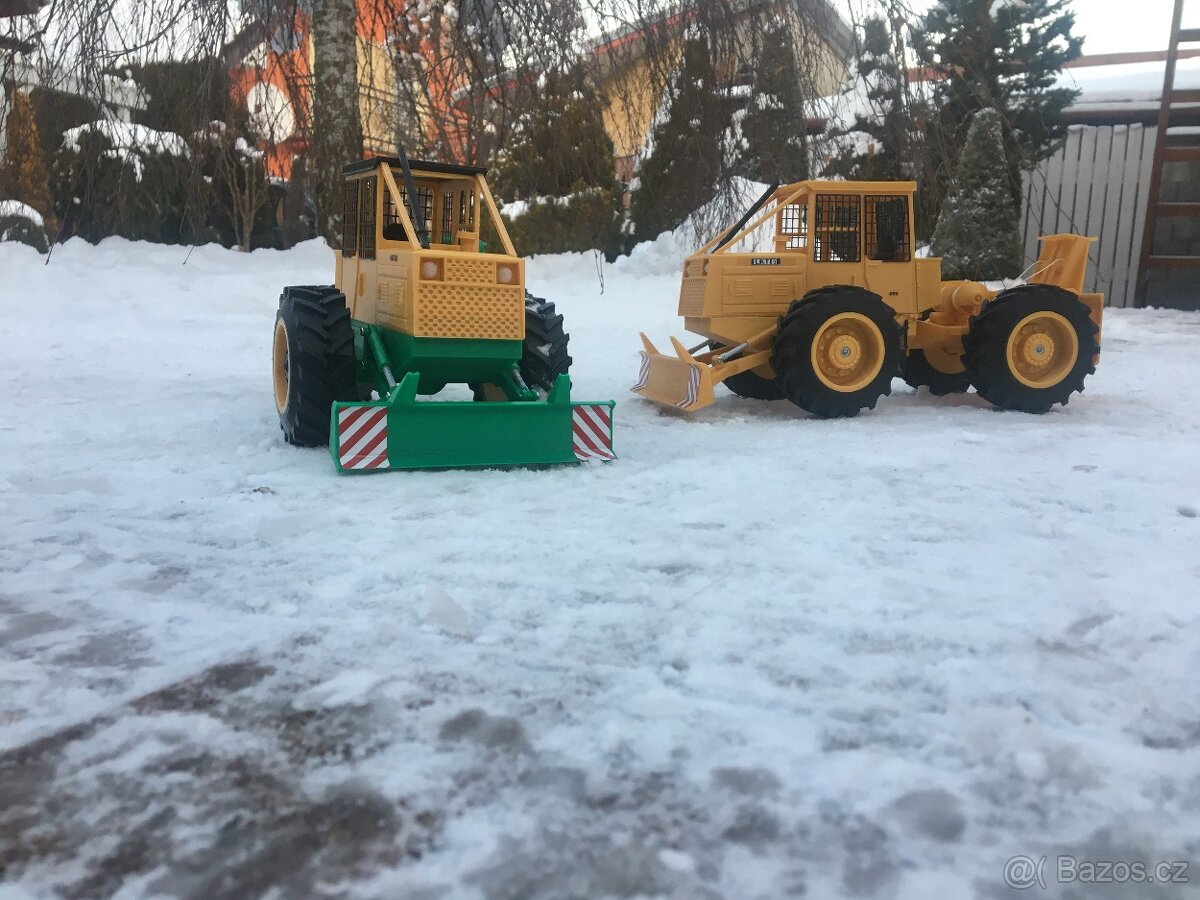 traktor hračka LKT - 4