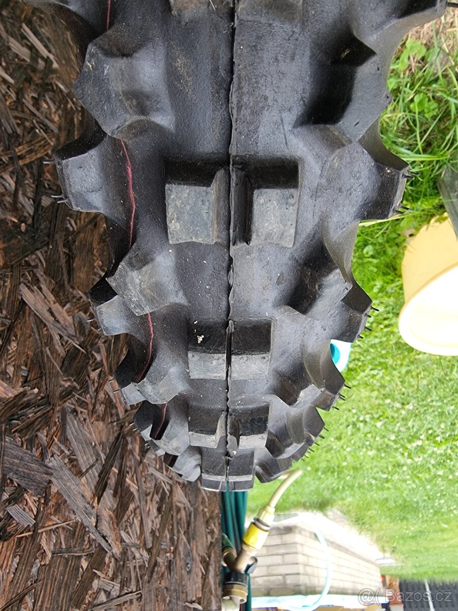 Moto pneu